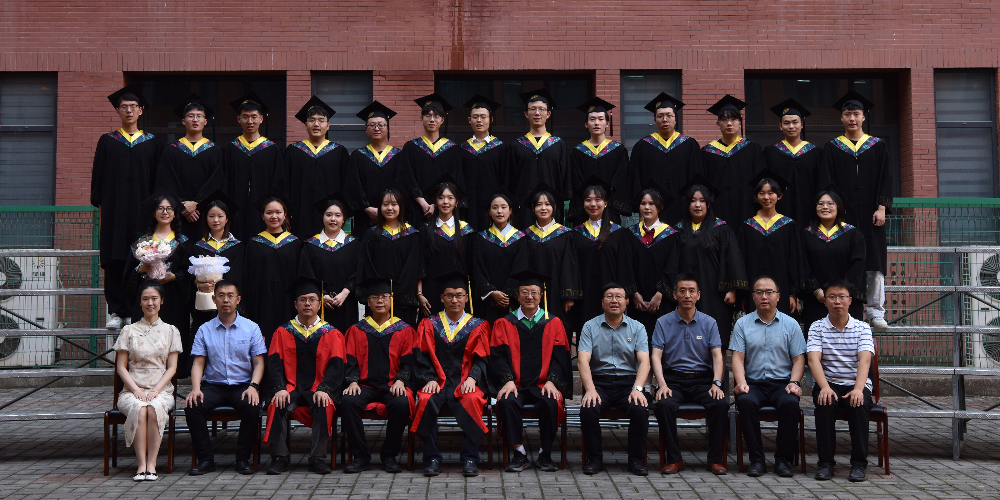 伟德BETVlCTOR19462024届环境科学201班毕业留念.jpg