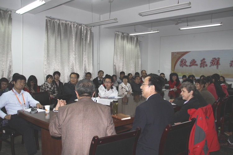 英国洛桑实验站吴连海研究员为公司师生做报告2222.jpg